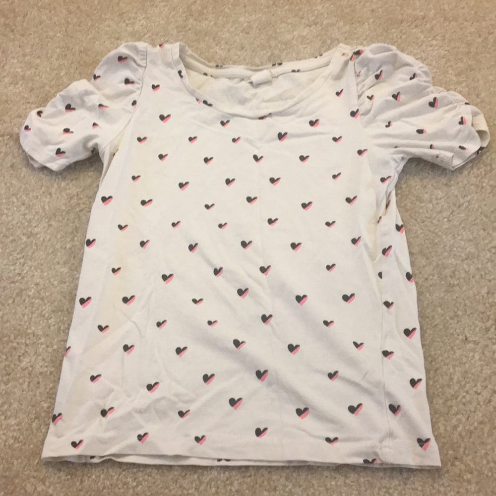 Black and pink hearts white background.